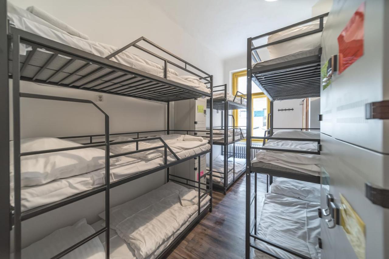 Hostel Orange Прага Экстерьер фото