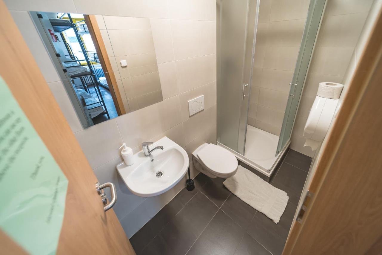 Hostel Orange Прага Экстерьер фото