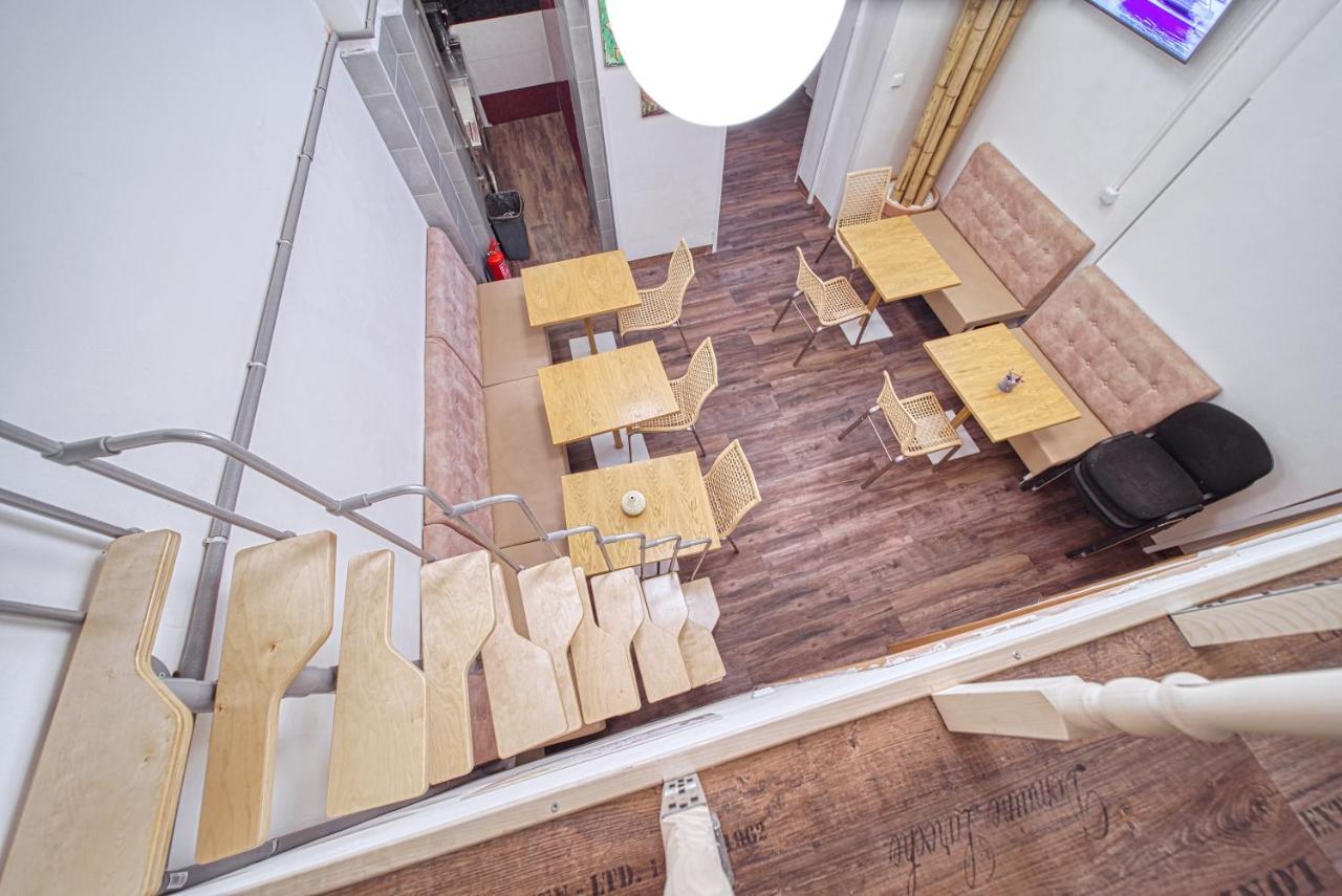 Hostel Orange Прага Экстерьер фото
