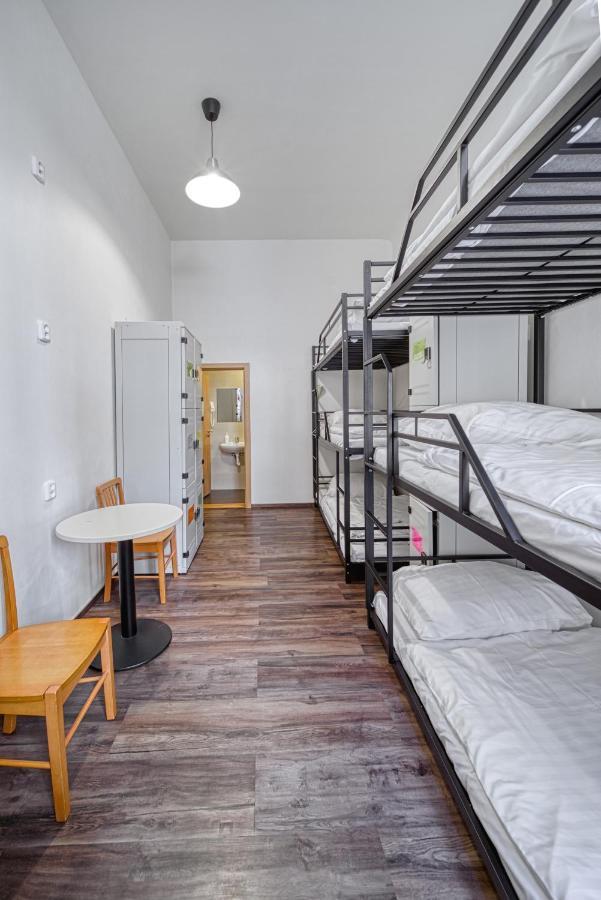 Hostel Orange Прага Экстерьер фото