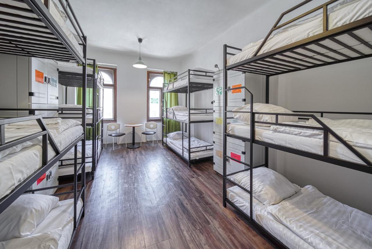 Hostel Orange Прага Экстерьер фото