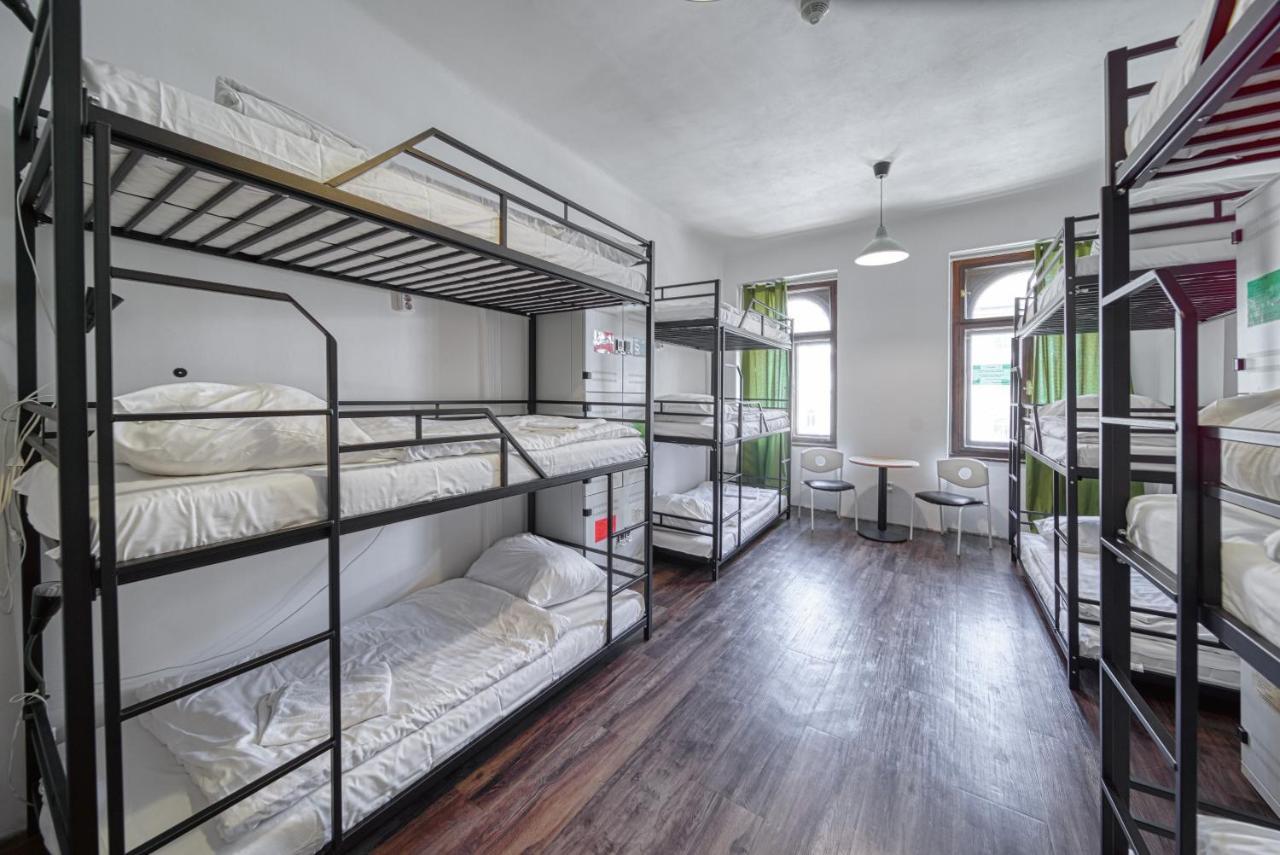 Hostel Orange Прага Экстерьер фото