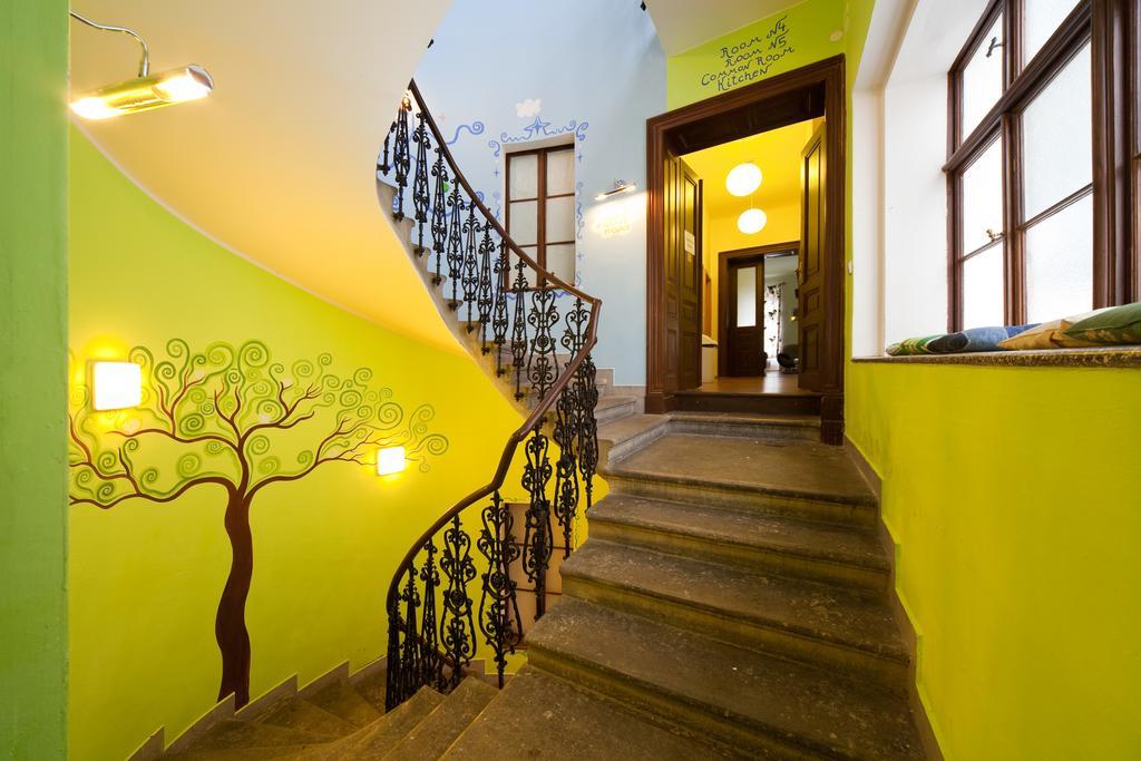 Hostel Orange Прага Экстерьер фото