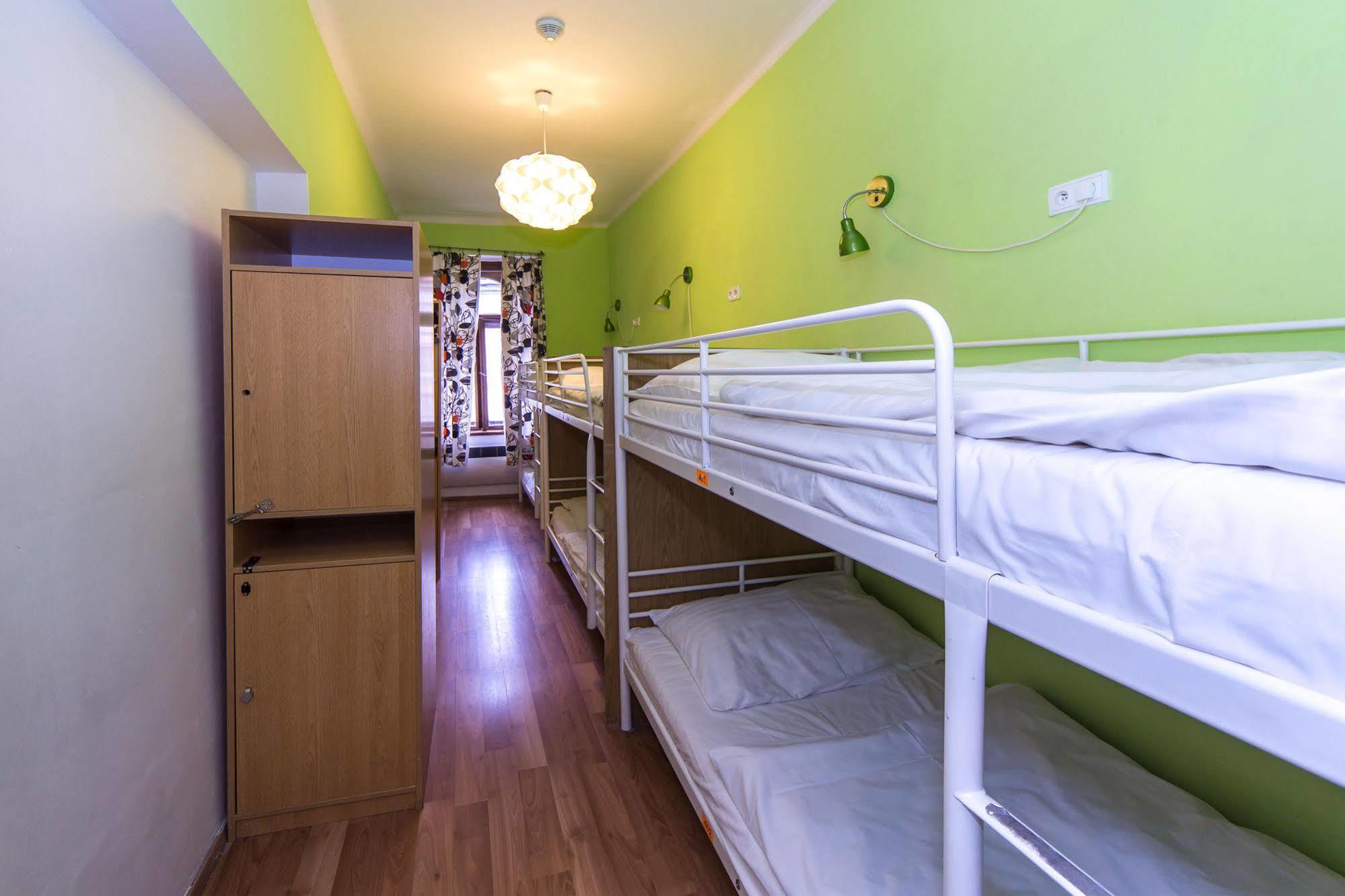 Hostel Orange Прага Экстерьер фото