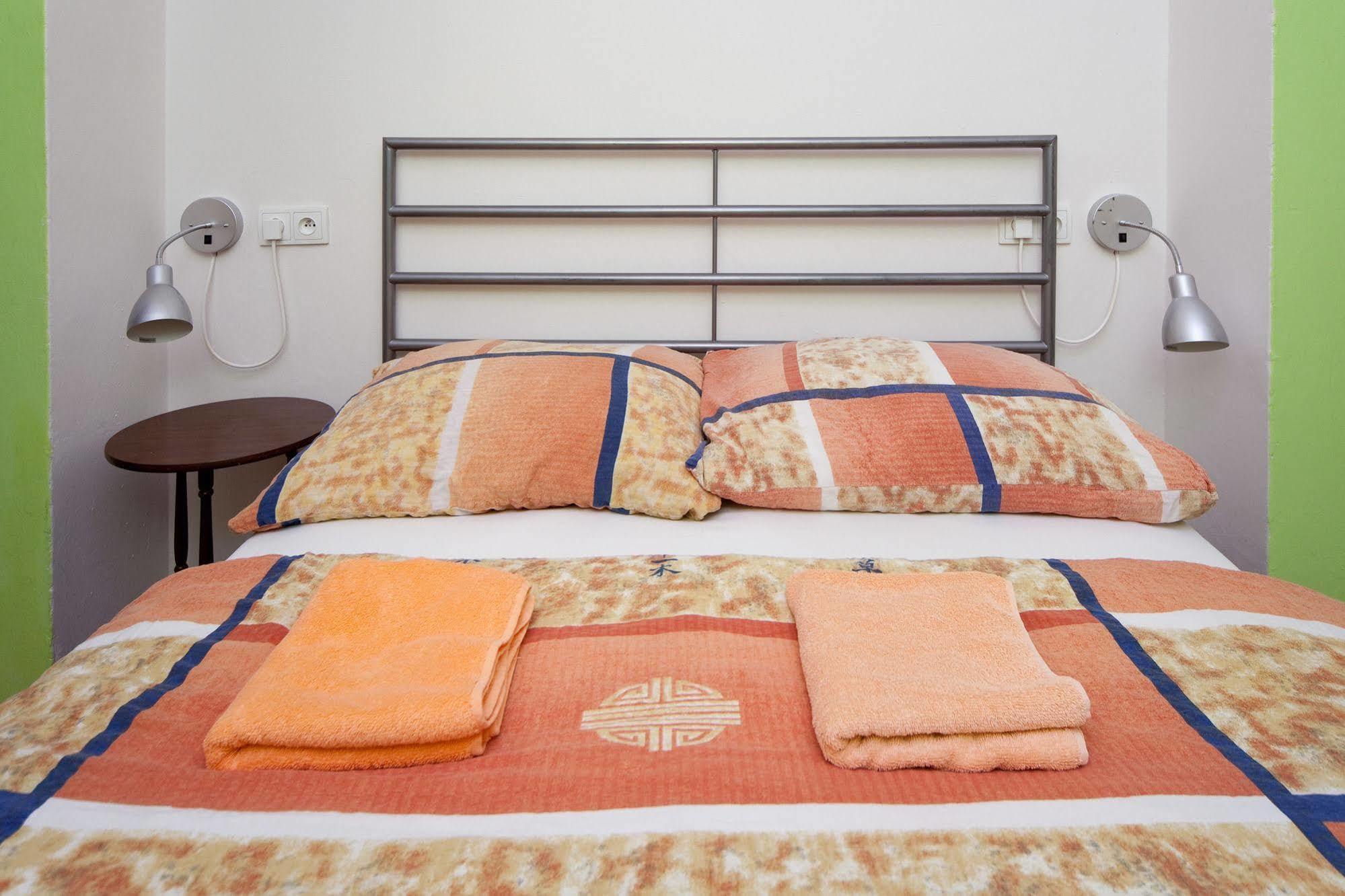 Hostel Orange Прага Экстерьер фото