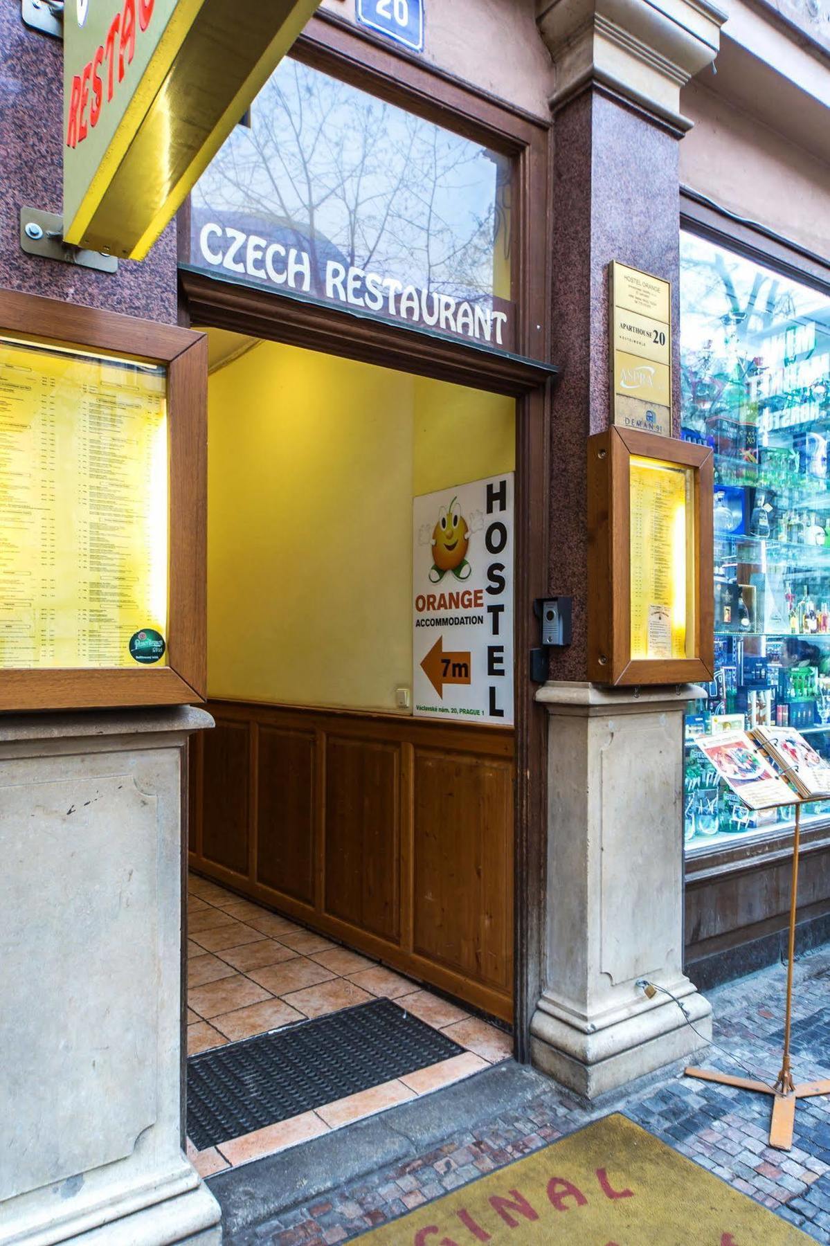Hostel Orange Прага Экстерьер фото