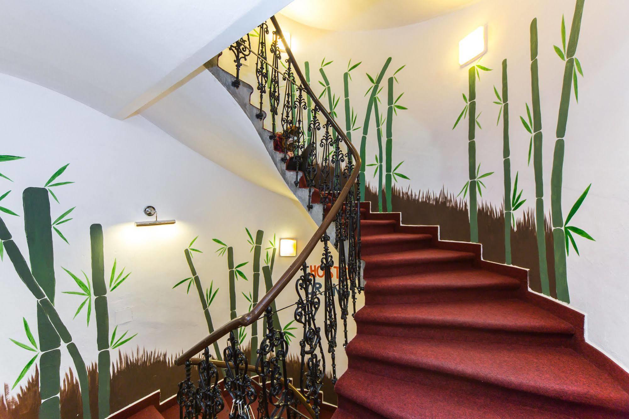 Hostel Orange Прага Экстерьер фото