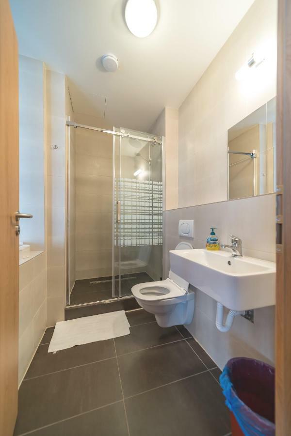 Hostel Orange Прага Экстерьер фото