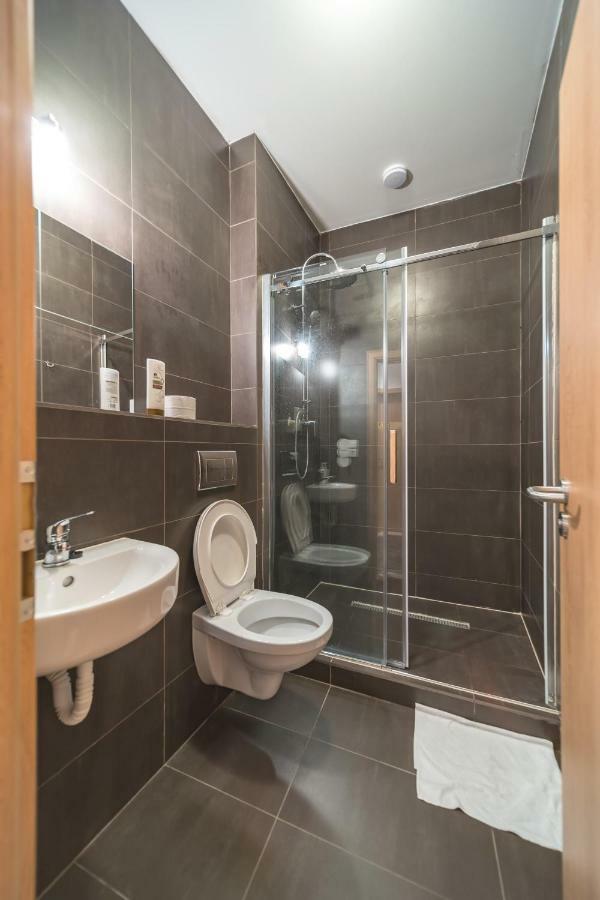 Hostel Orange Прага Экстерьер фото