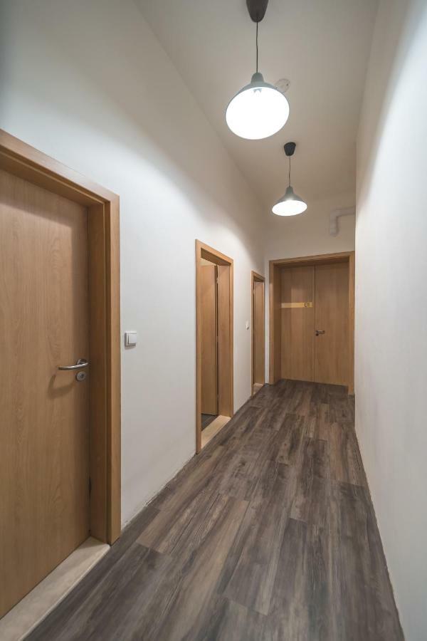 Hostel Orange Прага Экстерьер фото