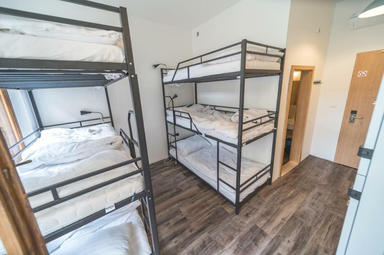 Hostel Orange Прага Экстерьер фото