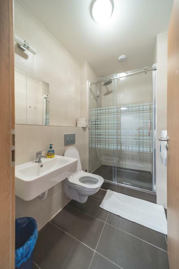 Hostel Orange Прага Экстерьер фото