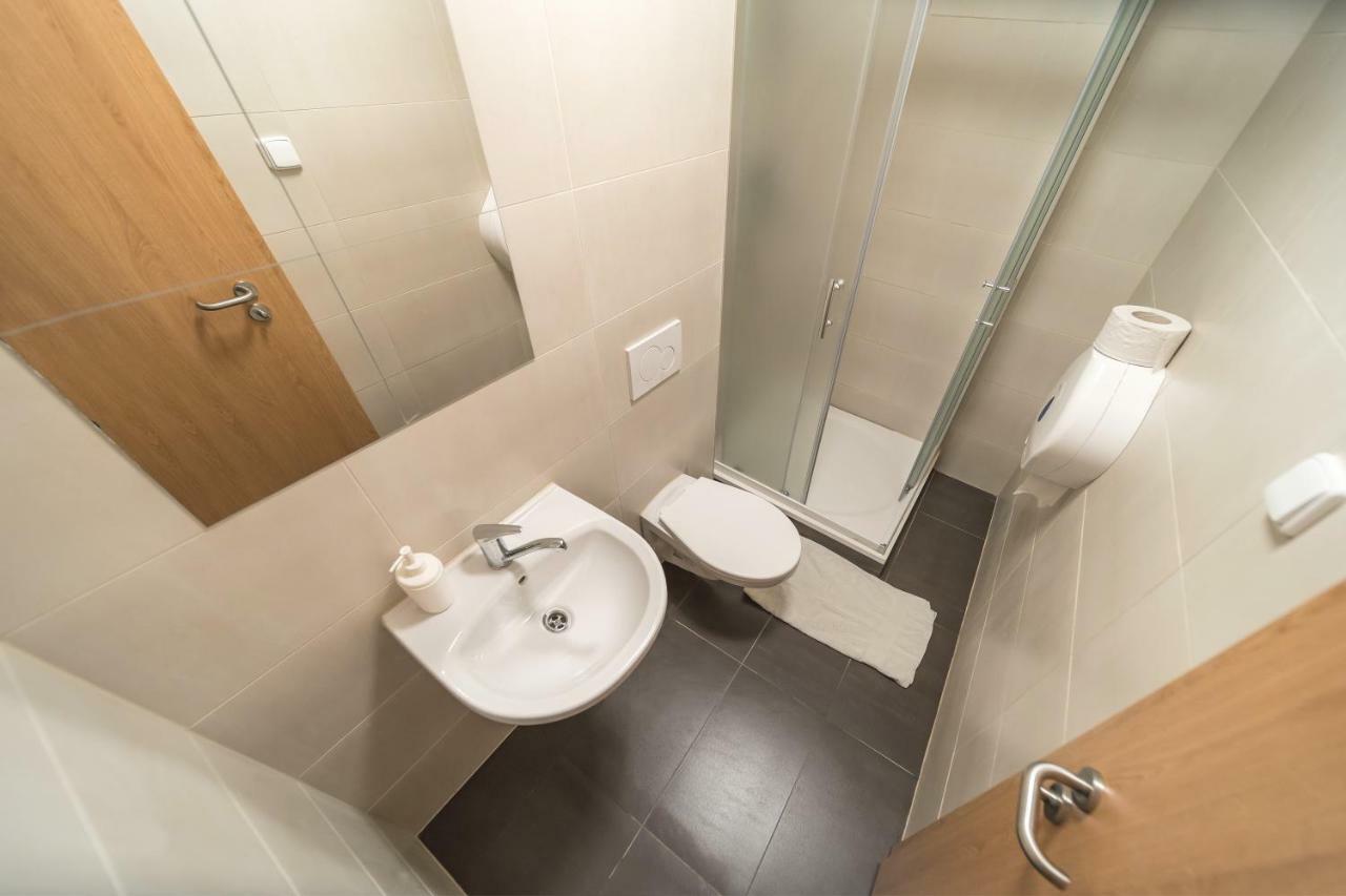 Hostel Orange Прага Экстерьер фото