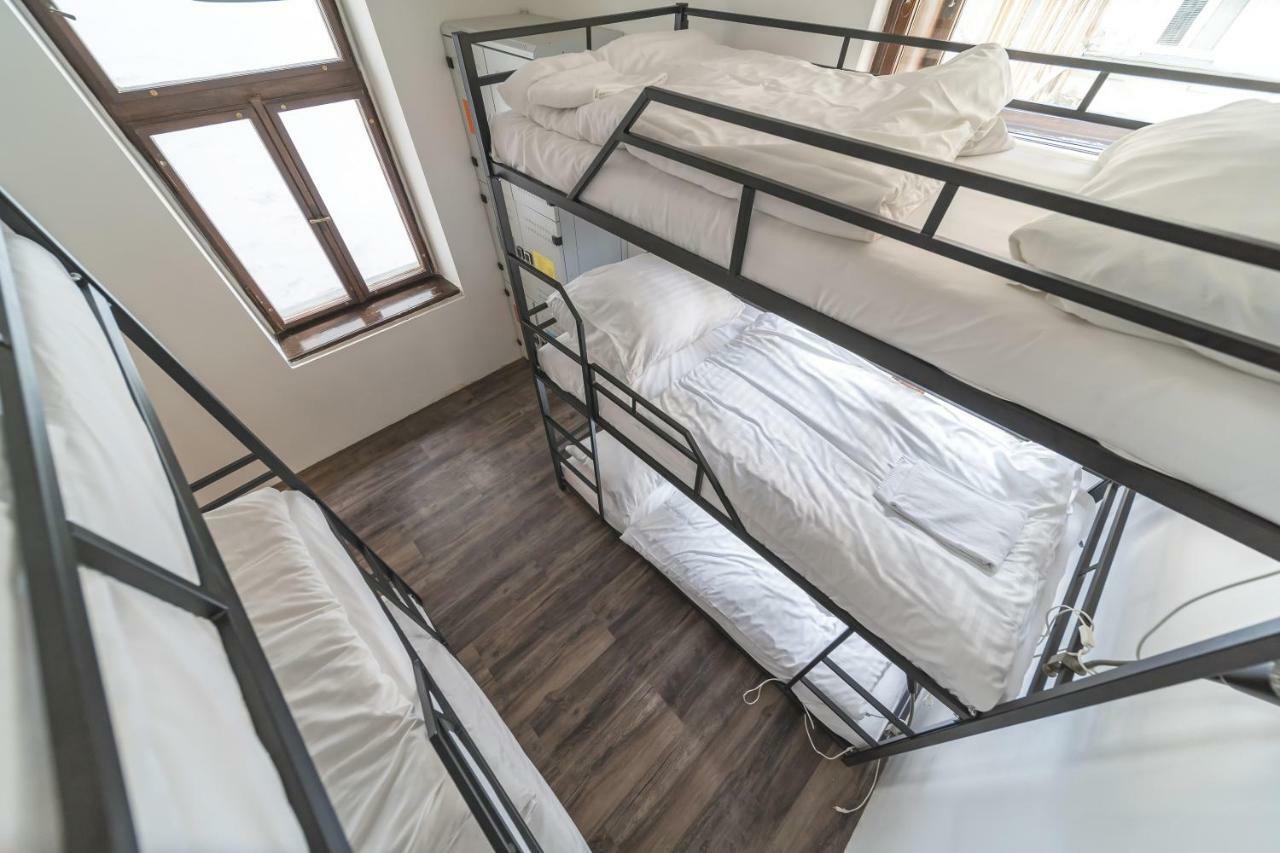 Hostel Orange Прага Экстерьер фото
