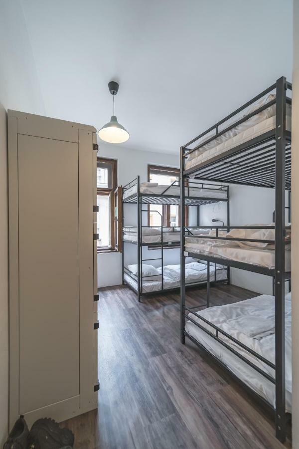 Hostel Orange Прага Экстерьер фото
